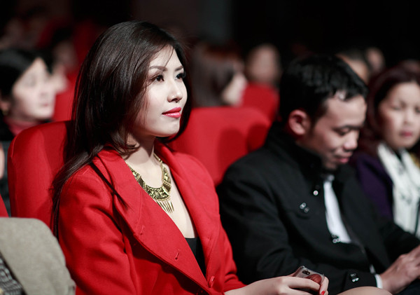 Nguyễn Thị Loan mặc váy da bó sát gợi cảm ảnh 9