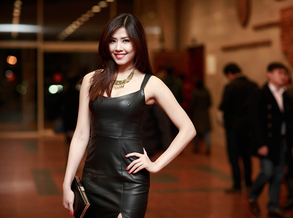 Nguyễn Thị Loan mặc váy da bó sát gợi cảm ảnh 2