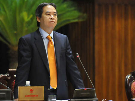 Thống đốc Ngân hàng Nhà nước Nguyễn Văn Bình. dfd