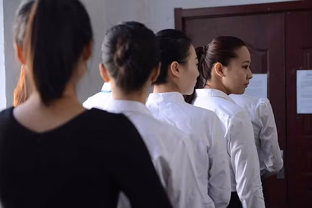  Các cô gái đều có chiều cao khá lý tưởng, xinh đẹp và rạng rỡ 