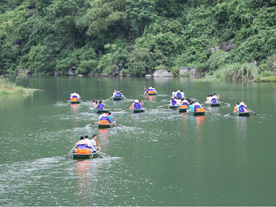 Đường vào Tràng An. Ảnh: Minh Đức. Đường vào Tràng An. Ảnh: Minh Đức