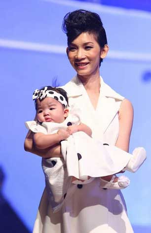 Người mẫu Xuân Lan: 'Tôi như bị lãnh cảm sau khi sinh con' ảnh 1