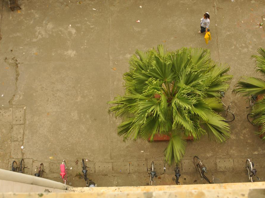 Hiện trường nữ sinh rơi từ tầng 4 trường Đh Thương Mại