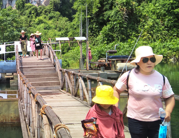 Ngắm phim trường 'Kong-Skull Island' ở khu du lịch Tràng An trước ngày tháo dỡ ảnh 2