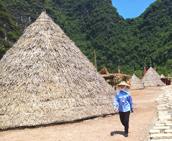 Ngắm phim trường 'Kong-Skull Island' ở khu du lịch Tràng An trước ngày tháo dỡ ảnh 4