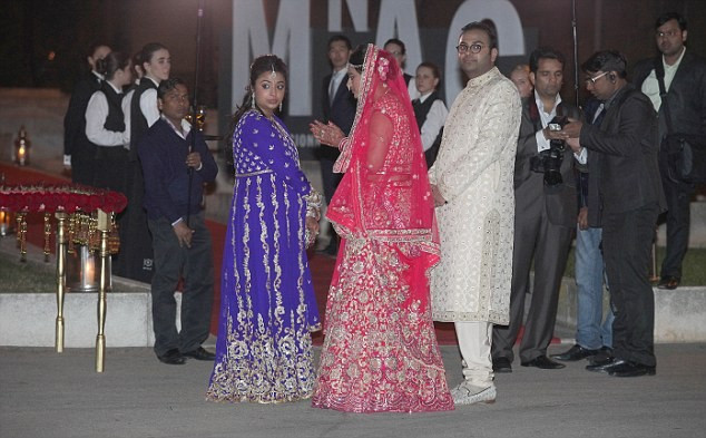 Đám cưới diễn ra trong không gian ấn tượng 