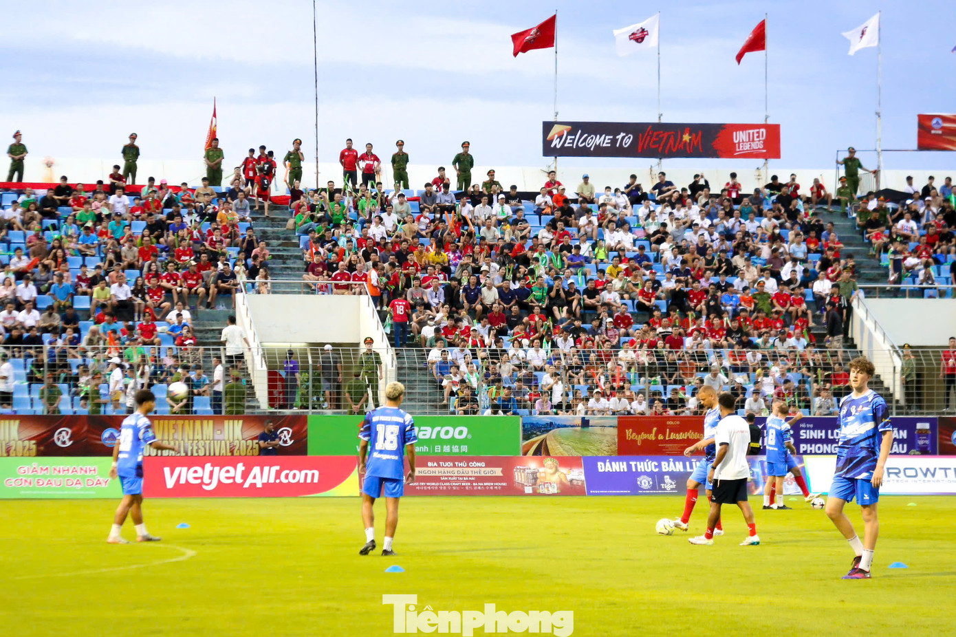 Trong tối 27/6, các huyền thoại bóng đá MU sẽ đá giao hữu với các ngôi sao bóng đá Việt Nam.