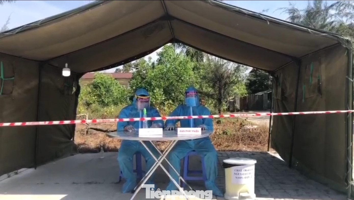 Tất cả đều phải giãn cách, đeo khẩu trang, sát khuẩn, đảm bảo các biện pháp chống dịch.