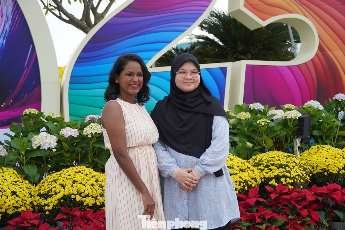 Theo Sở Du lịch Đà Nẵng, thành phố tổ chức nhiều hoạt động, sự kiện hấp dẫn để phục vụ người dân và du khách như đường hoa xuân, bắn pháo hoa đêm giao thừa, lễ hội Tết Việt. Các khu điểm du lịch như Danh thắng Ngũ Hành Sơn, Bảo tàng điêu khắc Chăm... đều mở cửa tất cả các ngày trong dịp Tết Nguyên đán Ất Tỵ năm 2025.