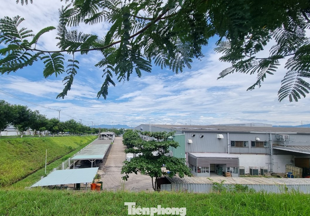 Một nhà máy trong KCN Hoà Cầm.
