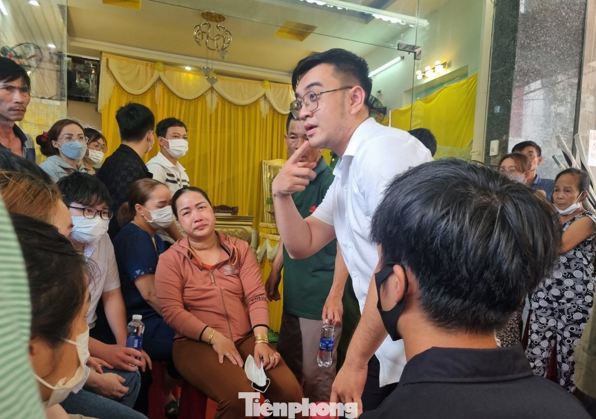 Chuyến du lịch bỗng chốc hoá thành ngày đại tang.