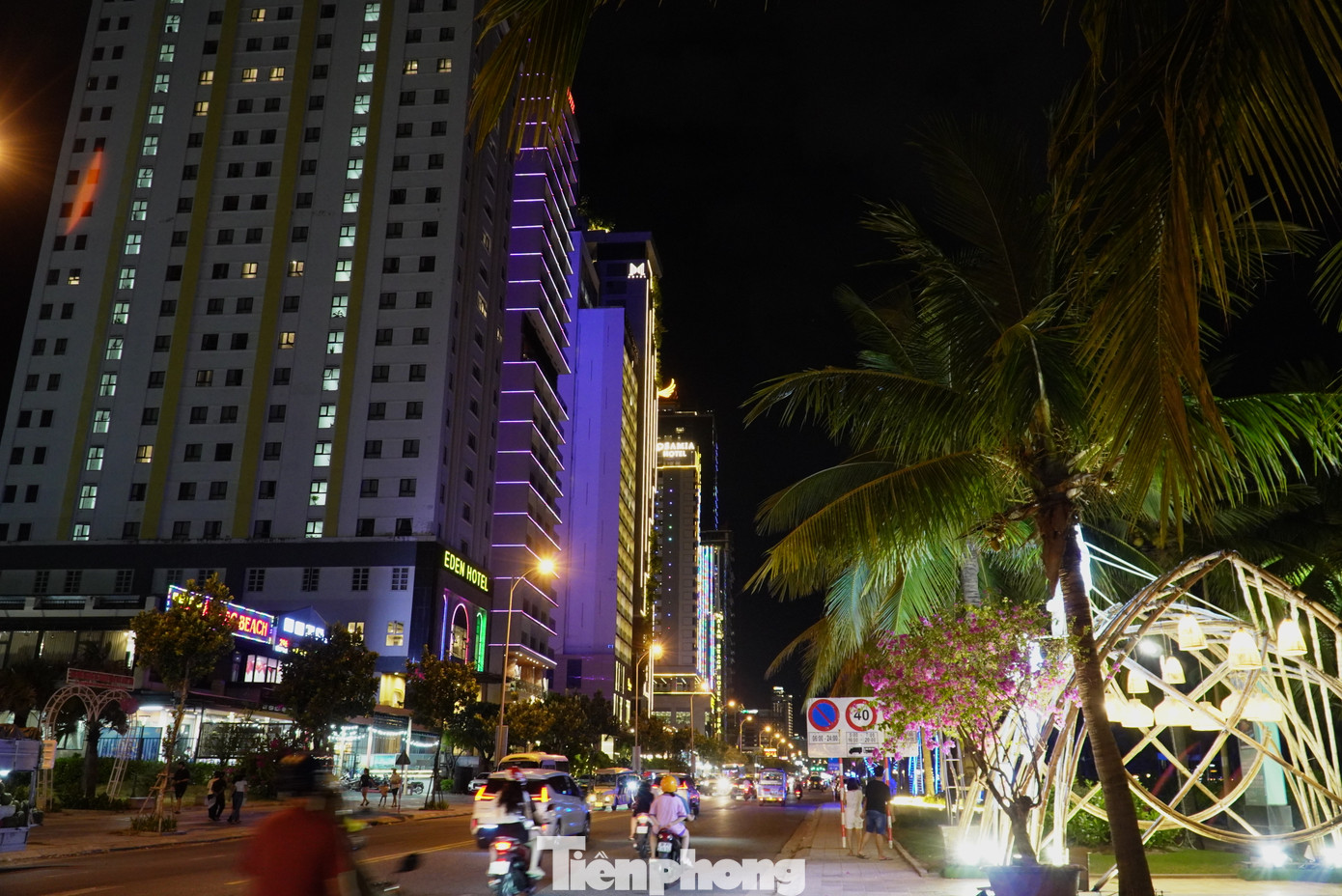 Các dịch vụ ở đây "chiều" đến khi khách mệt mới đóng cửa, thường vào 3, 4h sáng. Ảnh: Thanh Hiền. Phố Tây còn kết nối ra tuyến đường ven biển, thuận lợi cho du khách dạo bộ, trải nghiệm các dịch vụ, hoạt động nghệ thuật trên biển. Ảnh: Thanh Hiền. Các dịch vụ ở đây "chiều" đến khi khách mệt mới đóng cửa, thường vào 3, 4h sáng. Ảnh: Thanh Hiền. Phố Tây còn kết nối ra tuyến đường ven biển, thuận lợi cho du khách dạo bộ, trải nghiệm các dịch vụ, hoạt động nghệ thuật trên biển. Ảnh: Thanh Hiền.