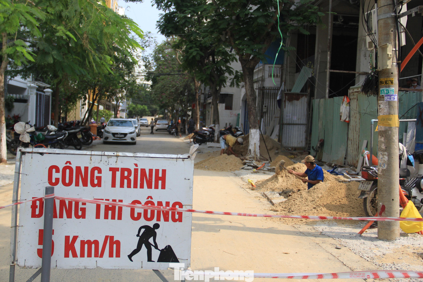 Khu phố du lịch An Thượng (phường Mỹ An, quận Ngũ Hành Sơn) cũng đang thi công để đưa vào phục vụ du khách khi dịp lễ tới gần. Để thu hút du khách, sắp tới đây Đà Nẵng có nhiều sự kiện, hoạt động đặc sắc như khai trương mô hình thí điểm Bãi biển đêm Mỹ An kết nối với Phố du lịch An Thượng; Khu du lịch Sun World Bà Nà Hills tổ chức Lễ hội Mùa Hè - Lễ hội Ẩm thực và Bia B'estival 2022; vũ hội đường phố; âm nhạc đường phố; lễ hội “Tuyệt vời Đà Nẵng 2022”; đường chạy sắc màu… Khu phố du lịch An Thượng (phường Mỹ An, quận Ngũ Hành Sơn) cũng đang thi công để đưa vào phục vụ du khách khi dịp lễ tới gần. Để thu hút du khách, sắp tới đây Đà Nẵng có nhiều sự kiện, hoạt động đặc sắc như khai trương mô hình thí điểm Bãi biển đêm Mỹ An kết nối với Phố du lịch An Thượng; Khu du lịch Sun World Bà Nà Hills tổ chức Lễ hội Mùa Hè - Lễ hội Ẩm thực và Bia B'estival 2022; vũ hội đường phố; âm nhạc đường phố; lễ hội “Tuyệt vời Đà Nẵng 2022”; đường chạy sắc màu…