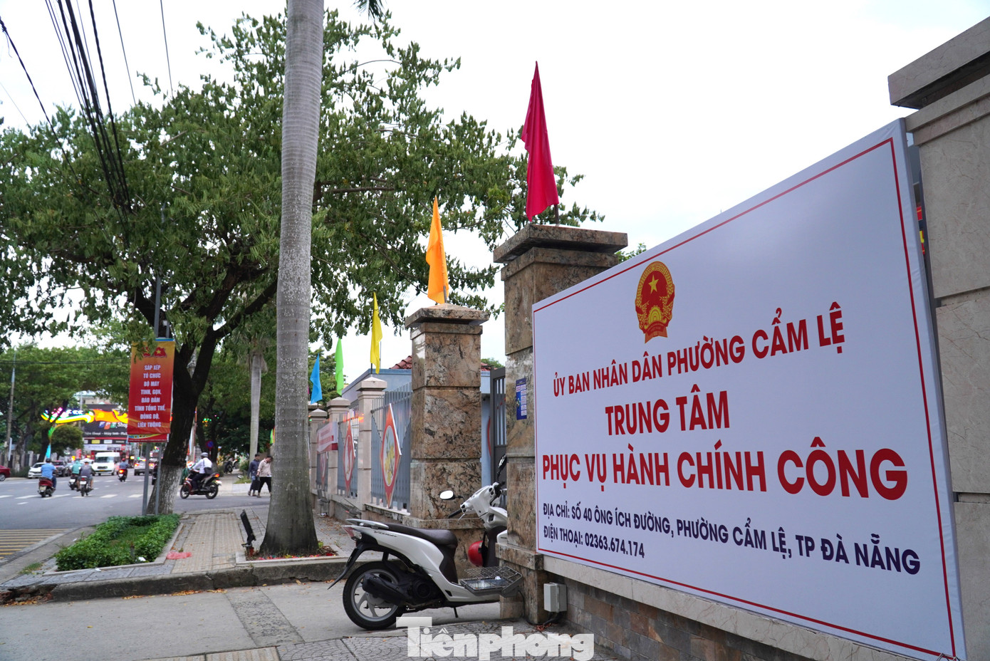 Theo Nghị quyết 1659 của Ủy ban Thường vụ Quốc hội về việc sắp xếp, sáp nhập các đơn vị hành chính cấp xã, TP Đà Nẵng có 94 đơn vị hành chính cấp xã, gồm 23 phường, 70 xã, 1 đặc khu Hoàng Sa. Theo Nghị quyết 1659 của Ủy ban Thường vụ Quốc hội về việc sắp xếp, sáp nhập các đơn vị hành chính cấp xã, TP Đà Nẵng có 94 đơn vị hành chính cấp xã, gồm 23 phường, 70 xã, 1 đặc khu Hoàng Sa.