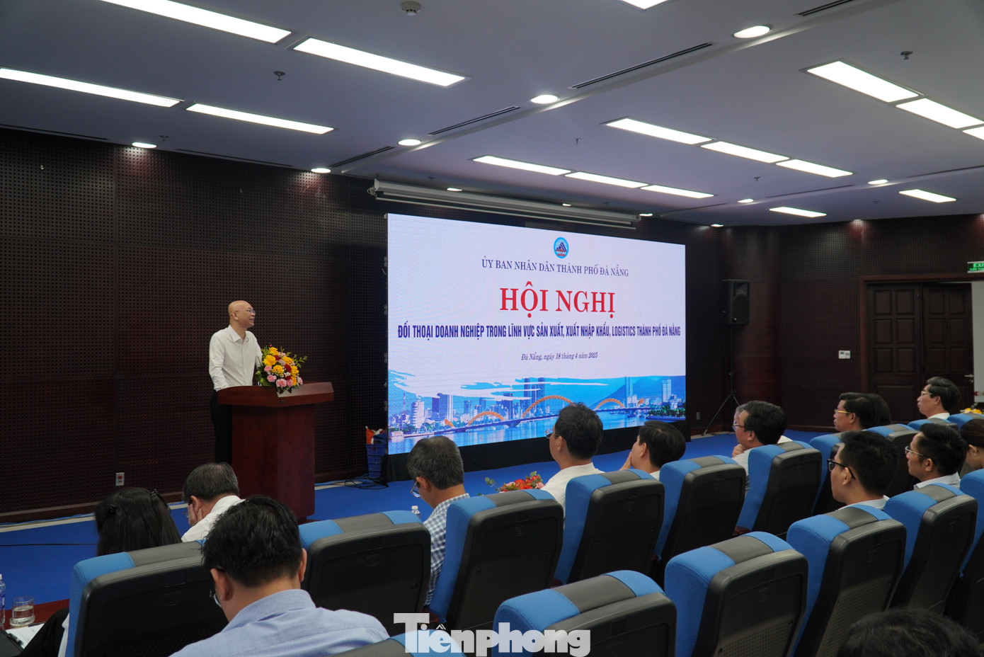 Ông Trần Thanh Hải - Phó Cục trưởng Cục Xuất nhập khẩu - chia sẻ về Khu thương mại tự do Đà Nẵng tại hội nghị. Ảnh: Thanh Hiền.