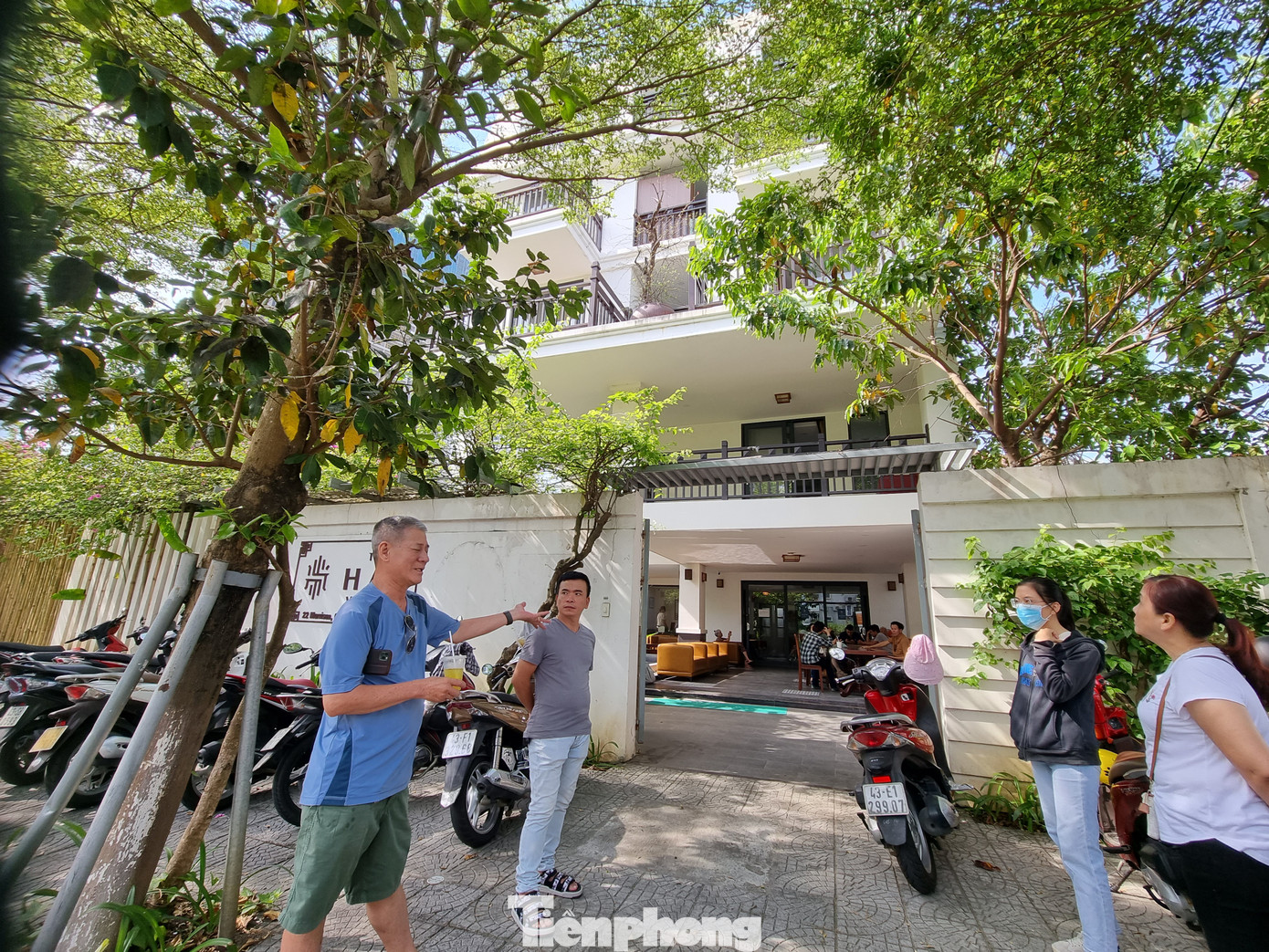 Viện dưỡng lão Từ Tâm S-Merciful chi nhánh Đà Nẵng ở số 22 Morison không có bảng hiệu, trông như một villa. Viện dưỡng lão Từ Tâm S-Merciful chi nhánh Đà Nẵng ở số 22 Morison không có bảng hiệu, trông như một villa.