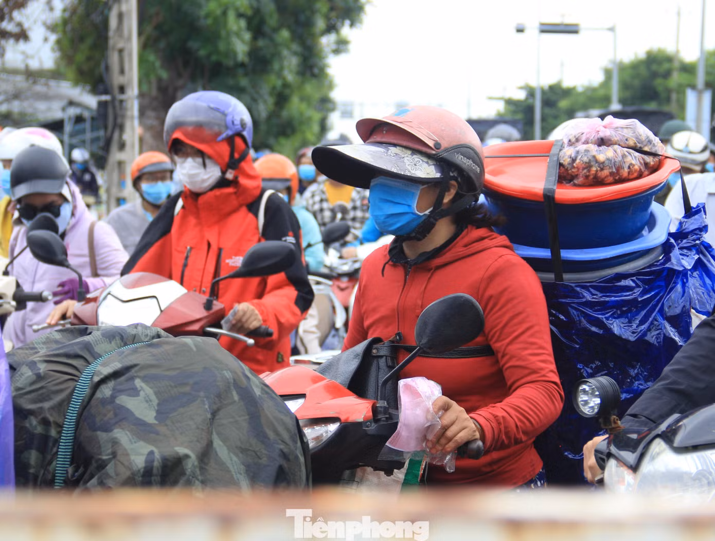 Việc không yêu cầu giấy xét nghiệm bớt đi một phần chi phí không hề nhỏ đối với họ.