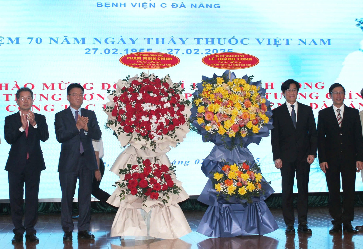 Phó Thủ tướng Lê Thành Long chúc mừng Bệnh viện C Đà Nẵng nhân ngày Thầy thuốc Việt Nam.