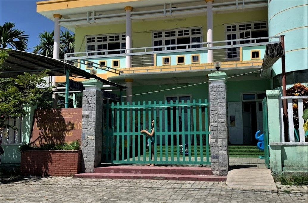 Trung tâm nuôi dạy trẻ mồ côi, nơi cháu bé bị bỏ rơi. Trung tâm nuôi dạy trẻ mồ côi, nơi cháu bé bị bỏ rơi.