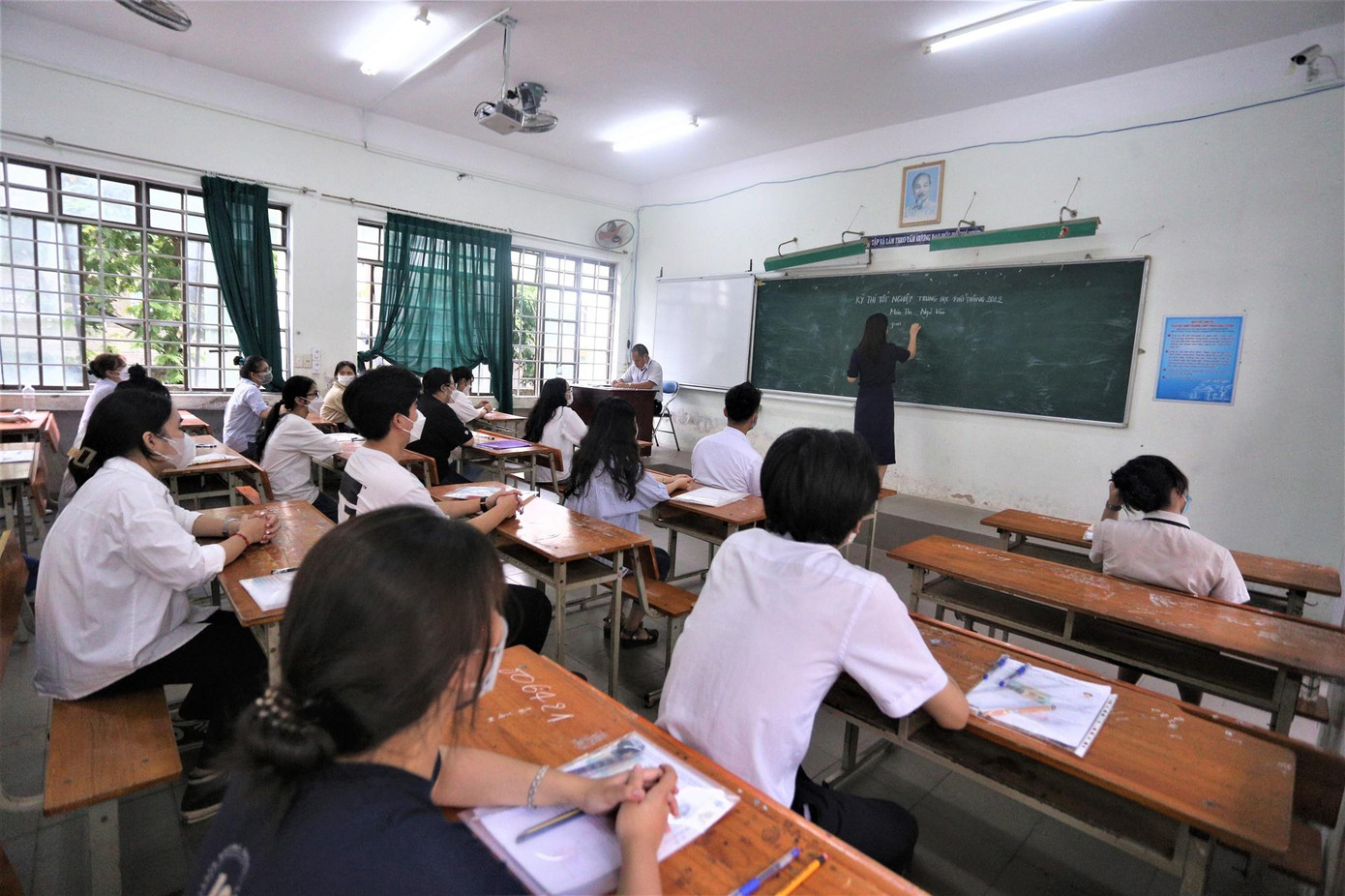 Thí sinh tham dự kỳ thi Tốt nghiệp THPT năm 2022 tại Đà Nẵng. Thí sinh tham dự kỳ thi Tốt nghiệp THPT năm 2022 tại Đà Nẵng.