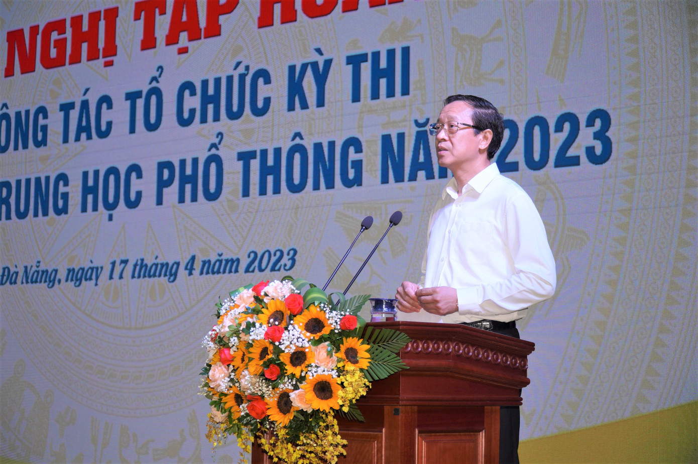 Thứ trưởng Phạm Ngọc Thưởng yêu cầu tất cả cán bộ, nhân viên phục vụ, tham gia tổ chức kì thi đều phải được tập huấn về quy chế thi, hướng dẫn thi...