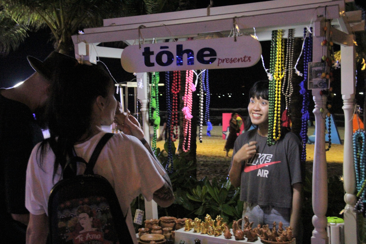 Bãi biển đêm Mỹ An nằm gần phố du lịch An Thượng, tạo sự kết nối, thuận lợi cho du khách. Đặc biệt là du khách nước ngoài thường lui tới, lưu trú ở khu vực này. Bãi biển đêm Mỹ An nằm gần phố du lịch An Thượng, tạo sự kết nối, thuận lợi cho du khách. Đặc biệt là du khách nước ngoài thường lui tới, lưu trú ở khu vực này.