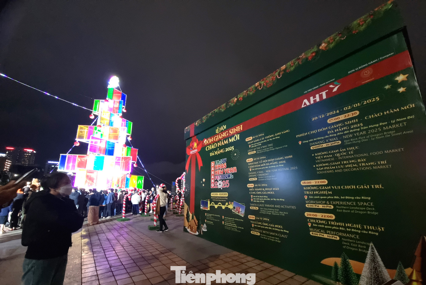 Chương trình, thời gian, địa điểm các sự kiện trong lễ hội được giới thiệu cụ thể cho người dân và du khách. Đây là lần đầu tiên Đà Nẵng tổ chức sự kiện giáng sinh, chào năm mới quy mô, kéo dài như vậy.
