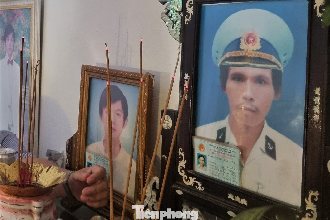 Cựu binh Dương Văn Dũng là chiến sĩ quê Đà Nẵng duy nhất còn sống sót sau hải chiến Gạc Ma ngày 14/3/1988. Cựu binh Dương Văn Dũng là chiến sĩ quê Đà Nẵng duy nhất còn sống sót sau hải chiến Gạc Ma ngày 14/3/1988.