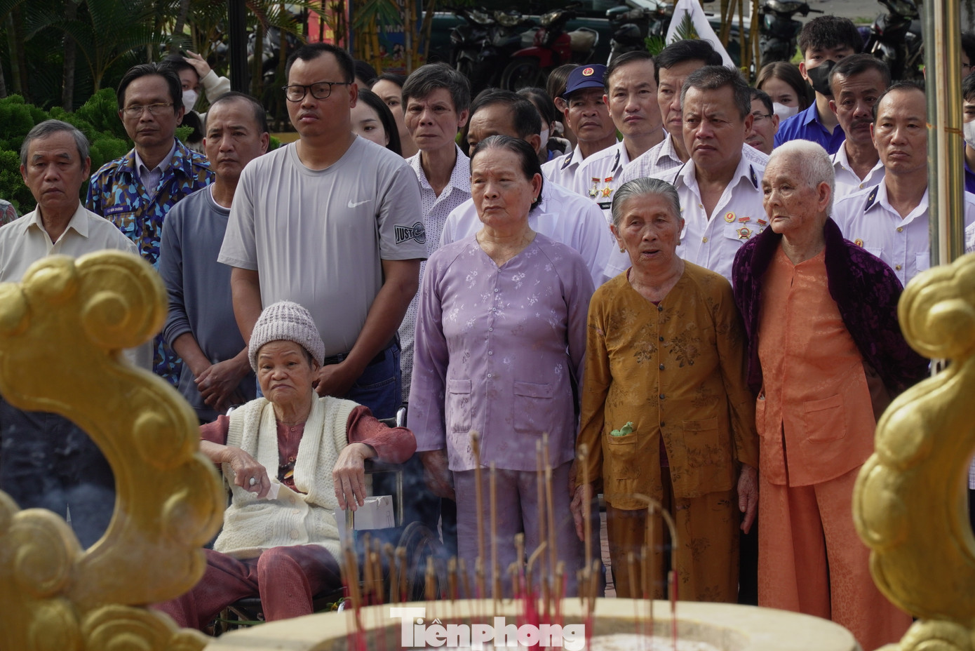 Thân nhân các liệt sĩ có mặt từ rất sớm. Ảnh: Thanh Hiền. Thân nhân các liệt sĩ có mặt từ rất sớm. Ảnh: Thanh Hiền.