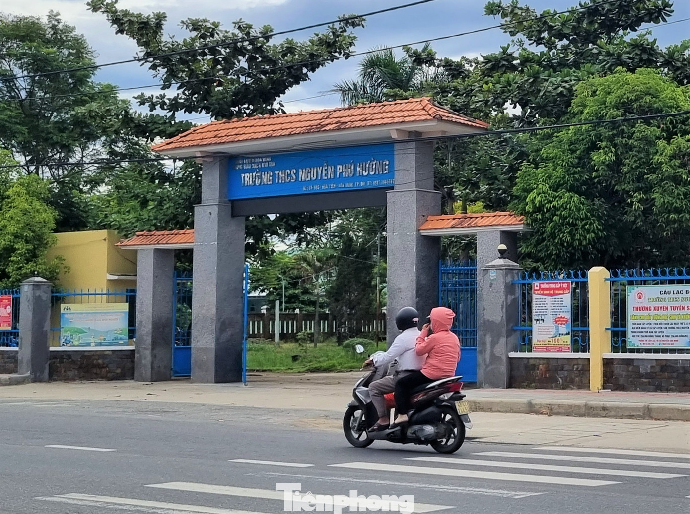 Trường THCS Nguyễn Phú Hường là trường ghi nhận nhiều ca đau mắt đỏ nhất tại huyện Hòa Vang. (Ảnh: Thanh Trần). Trường THCS Nguyễn Phú Hường là trường ghi nhận nhiều ca đau mắt đỏ nhất tại huyện Hòa Vang. (Ảnh: Thanh Trần).