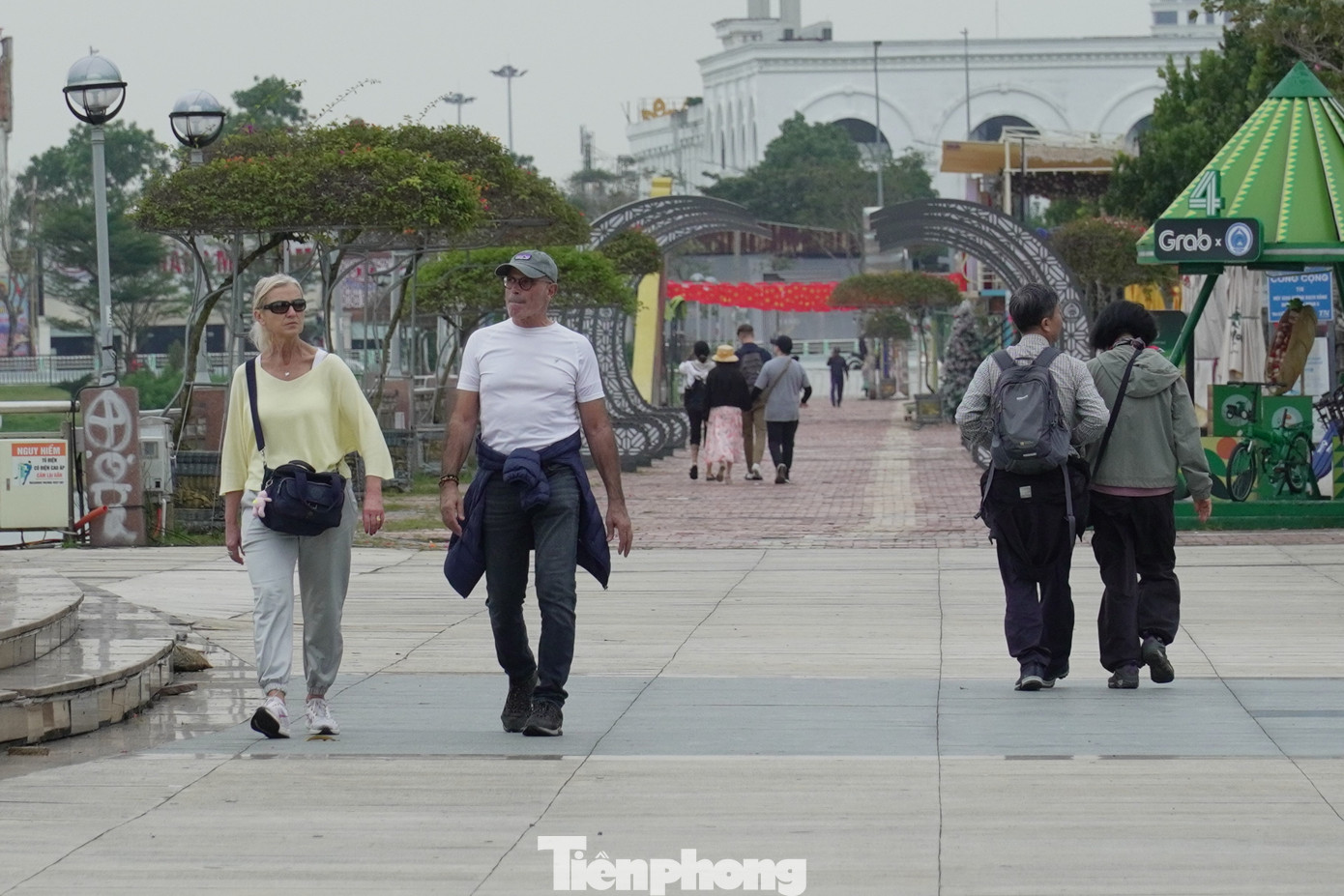 Phố đi bộ Bạch Đằng sẽ trang trí thêm nhiều tiểu cảnh, không gian check-in dịp Tết. Phố đi bộ Bạch Đằng sẽ trang trí thêm nhiều tiểu cảnh, không gian check-in dịp Tết.