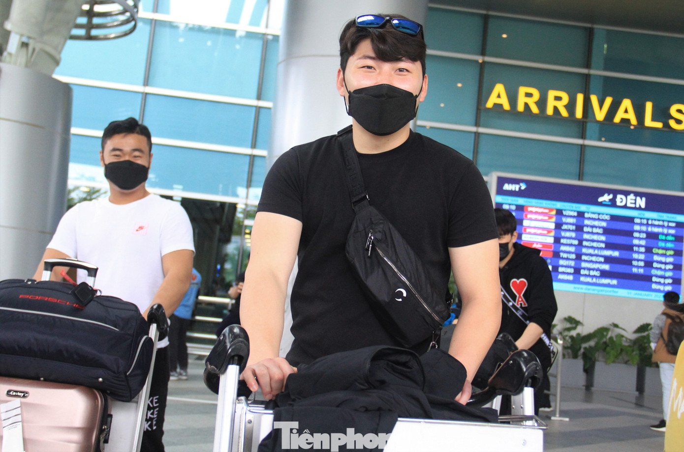 Theo Sở Du lịch TP. Đà Nẵng, dự kiến tổng số chuyến bay nội địa và quốc tế đến Đà Nẵng trong dịp Tết Dương lịch 2023 (30/12/2022 - 2/1/2023) là gần 400 chuyến với hơn 58 ngàn lượt khách. Trong đó có 236 chuyến bay nội địa với khoảng 37 ngàn lượt khách, gần 160 chuyến bay quốc tế với khoảng 21 ngàn lượt khách.