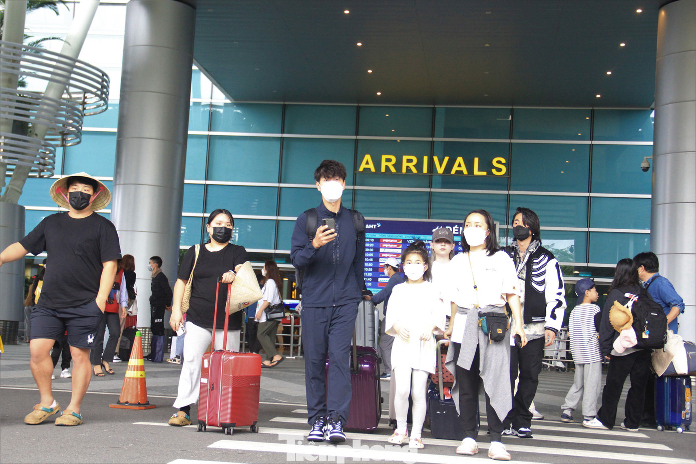 Với Đà Nẵng, Hàn Quốc là thị trường khách quốc tế hàng đầu. Trước dịch (năm 2019), có hơn 1,7 triệu lượt khách Hàn Quốc tới Đà Nẵng, chiếm gần 50% tổng lượt khách quốc tế. Hiện tại, có 4 chặng bay từ Incheon, Busan, Deagu, Muan đến Đà Nẵng với tần suất hơn 60 chuyến/tuần.