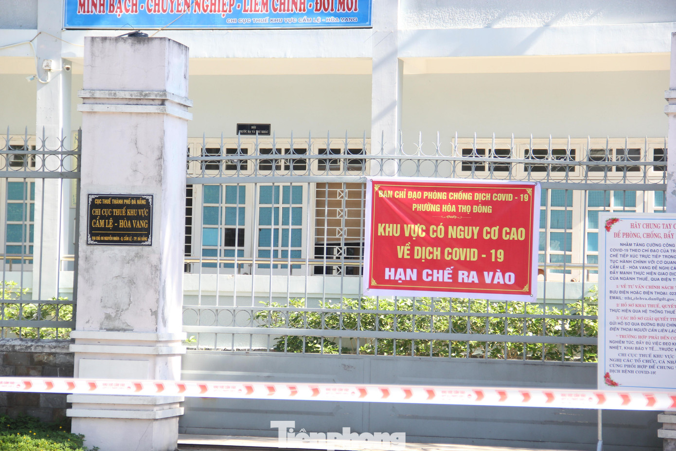 Bệnh nhân này là F1 liên quan của BN 31619. Trước đó từng dự tập huấn cùng BN 31619. Ngày 12/7, bệnh nhân được lấy mẫu chùm tại cơ quan sau đó về nhà. Tối cùng ngày, bệnh nhân được thông báo xuống cơ quan để lấy mẫu lẻ làm xét nghiệm lại và ở cách ly tại cơ quan không về nhà. Bệnh nhân này là F1 liên quan của BN 31619. Trước đó từng dự tập huấn cùng BN 31619. Ngày 12/7, bệnh nhân được lấy mẫu chùm tại cơ quan sau đó về nhà. Tối cùng ngày, bệnh nhân được thông báo xuống cơ quan để lấy mẫu lẻ làm xét nghiệm lại và ở cách ly tại cơ quan không về nhà.