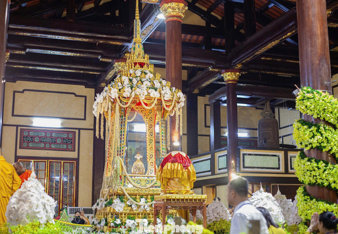 Sự kiện này không chỉ mang ý nghĩa tôn giáo mà còn lan tỏa tinh thần hòa bình, nhân văn và đoàn kết xã hội. Đây cũng là dịp để mỗi người tự soi chiếu tâm mình, tìm về sự an lạc trong đời sống hiện đại.