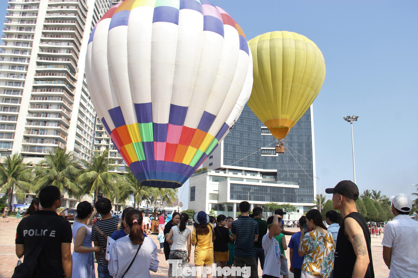 Khinh khí cầu thu hút du khách khi tới Đà Nẵng. Ảnh: Thanh Trần.