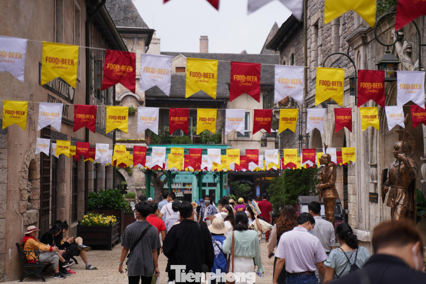 Khu du lịch có thêm nhiều hạng mục, công trình mới như Lâu đài Bà Nà, tuyến đường Carnival... để tạo sự mới mẻ, ấn tượng với du khách.