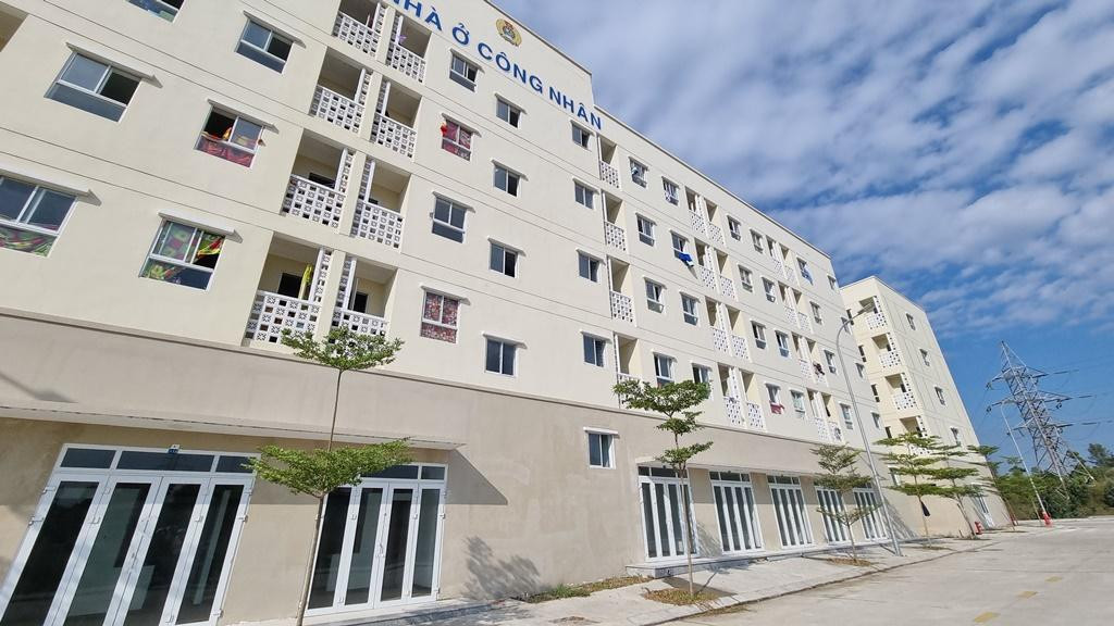 Khu nhà ở công nhân KCN Hòa Cầm gồm 3 tòa nhà, có thể làm nơi cách ly cho tối đa 350 người.