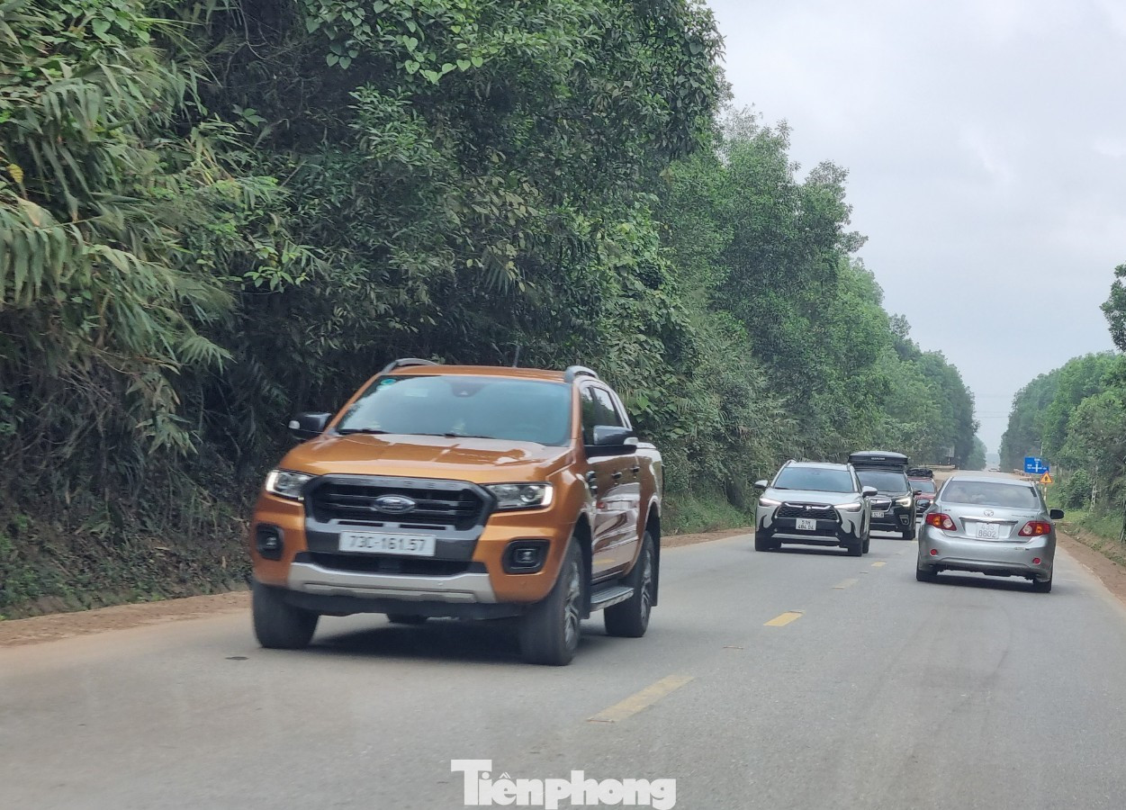 Tuyến đường được các tài xế đánh giá chạy rất &quot;mượt&quot; do mặt đường tốt, ít ổ gà, ổ voi, cũng ít khúc cua nguy hiểm.