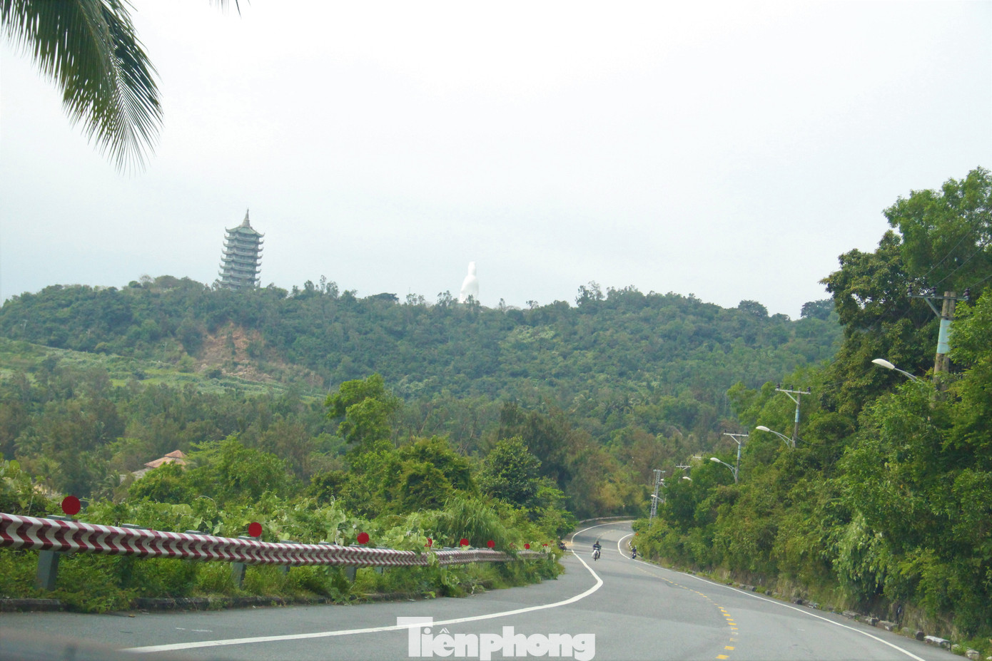 Một đoạn đường trên bán đảo Sơn Trà.