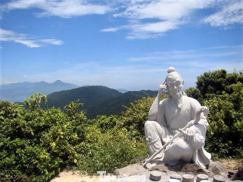 Đỉnh Bàn Cờ. Đỉnh Bàn Cờ.