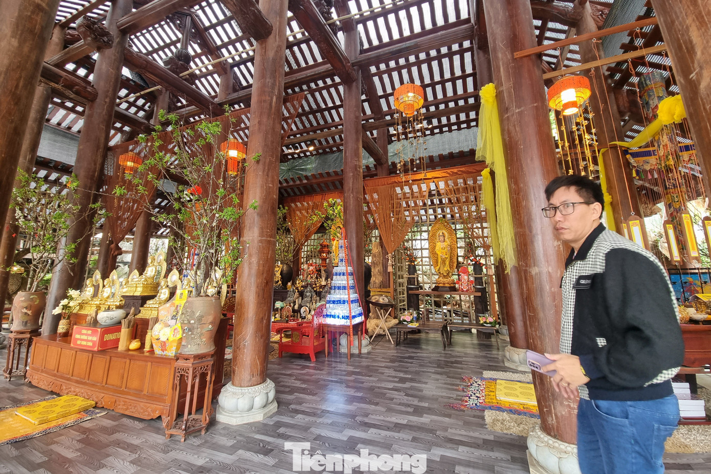 Sau nhiều lần bị tàn phá do chiến tranh và trùng tu lại, đến nay chùa có hình mái vòm, nhà lục giác, nhiều chòi gác xung quanh.