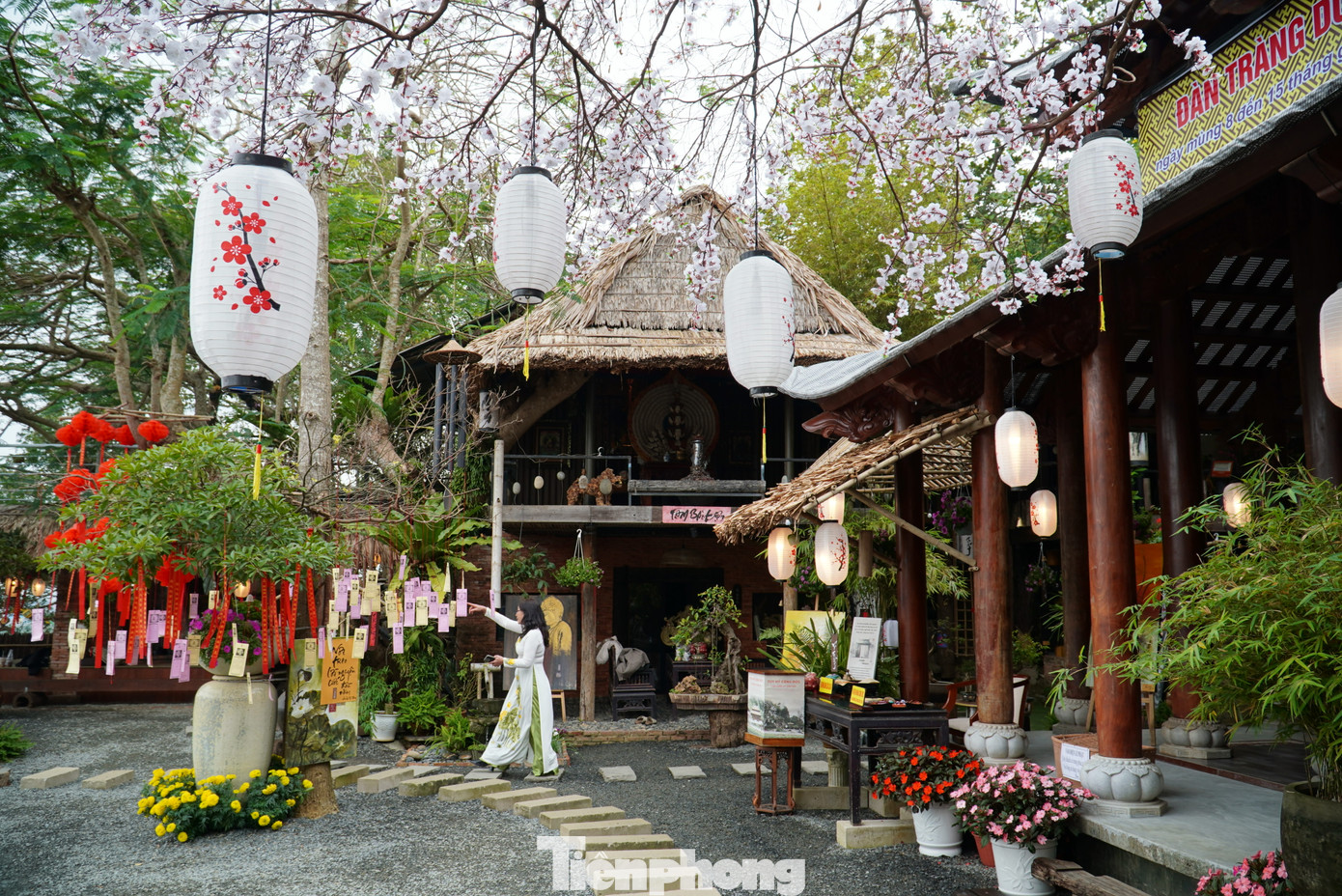 Góc nào trong chùa cũng đẹp, mang lại cảm giác an yên. Chùa nhắc nhở mọi người "được sống trong niềm an lạc là điều may mắn giữa cuộc đời này".