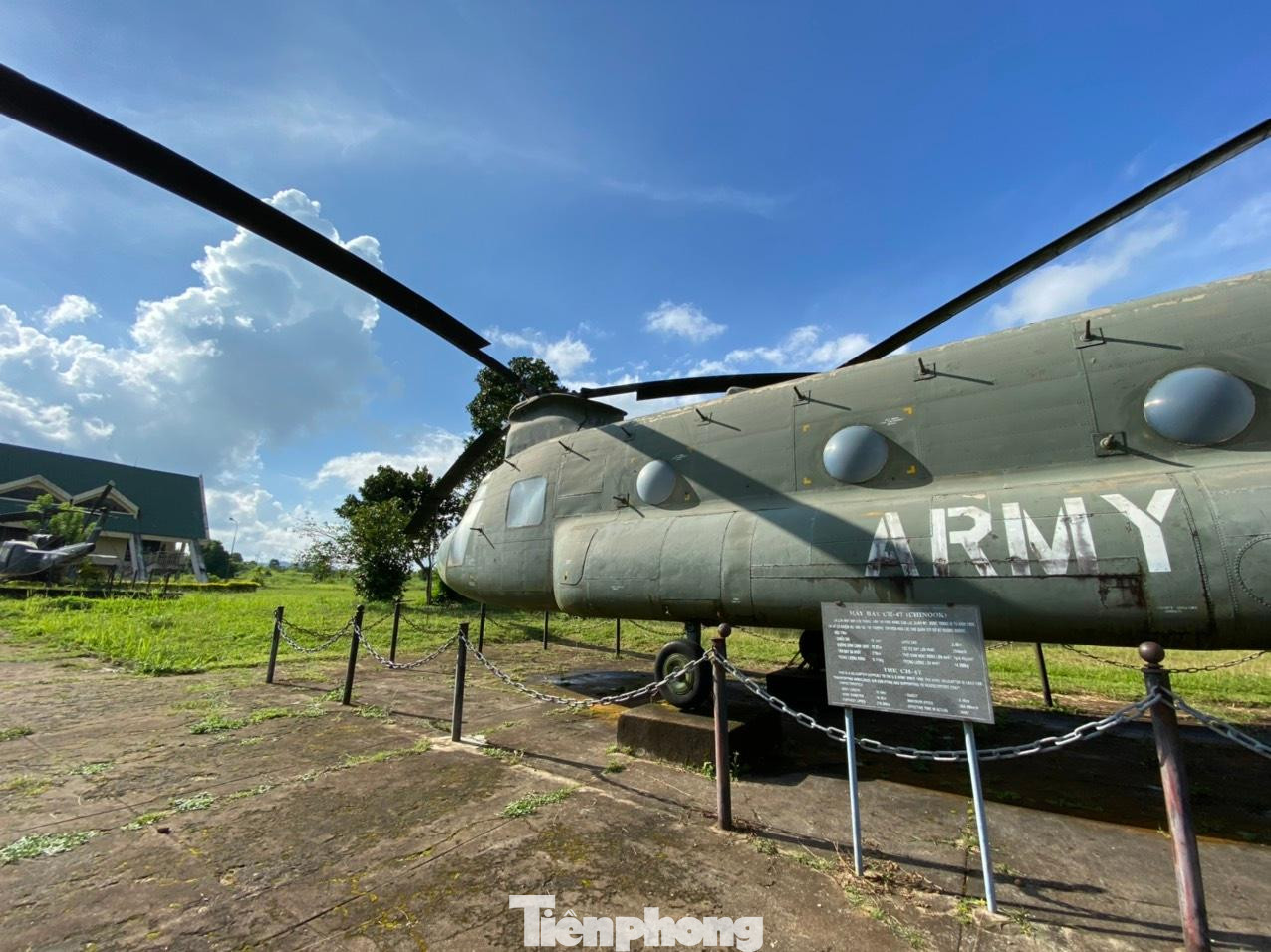 Tại đây còn trưng bày những chiếc máy bay, xe tăng…được quân đội Mỹ sử dụng trong thời chiến. Tại đây còn trưng bày những chiếc máy bay, xe tăng…được quân đội Mỹ sử dụng trong thời chiến.
