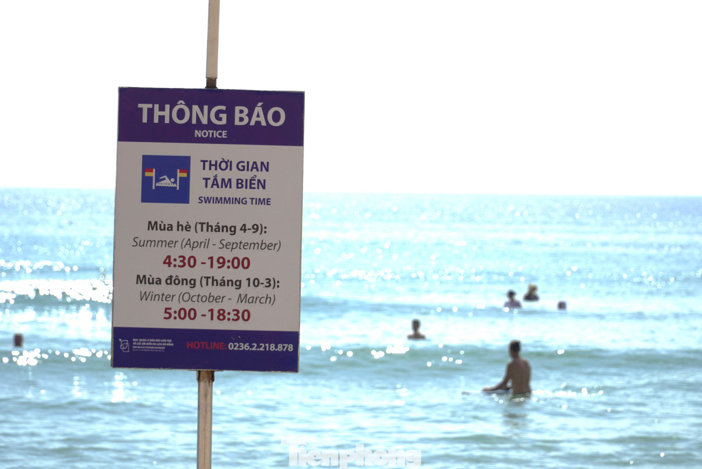 Bãi biển quy định thời gian tắm biển cụ thể trong từng mùa. Bãi biển quy định thời gian tắm biển cụ thể trong từng mùa.