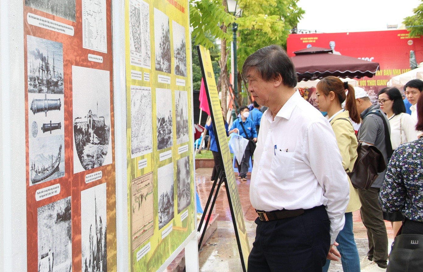 Triển lãm tổ chức nhân kỷ niệm 165 năm cuộc kháng chiến chống liên quân Pháp - Tây Ban Nha (1858 - 2023), kéo dài đến 6/9.