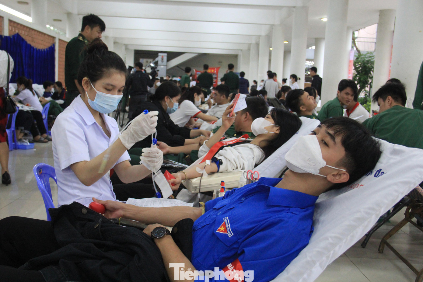 Ngày hội dự kiến thu về 800 đơn vị máu. Ngày hội dự kiến thu về 800 đơn vị máu.