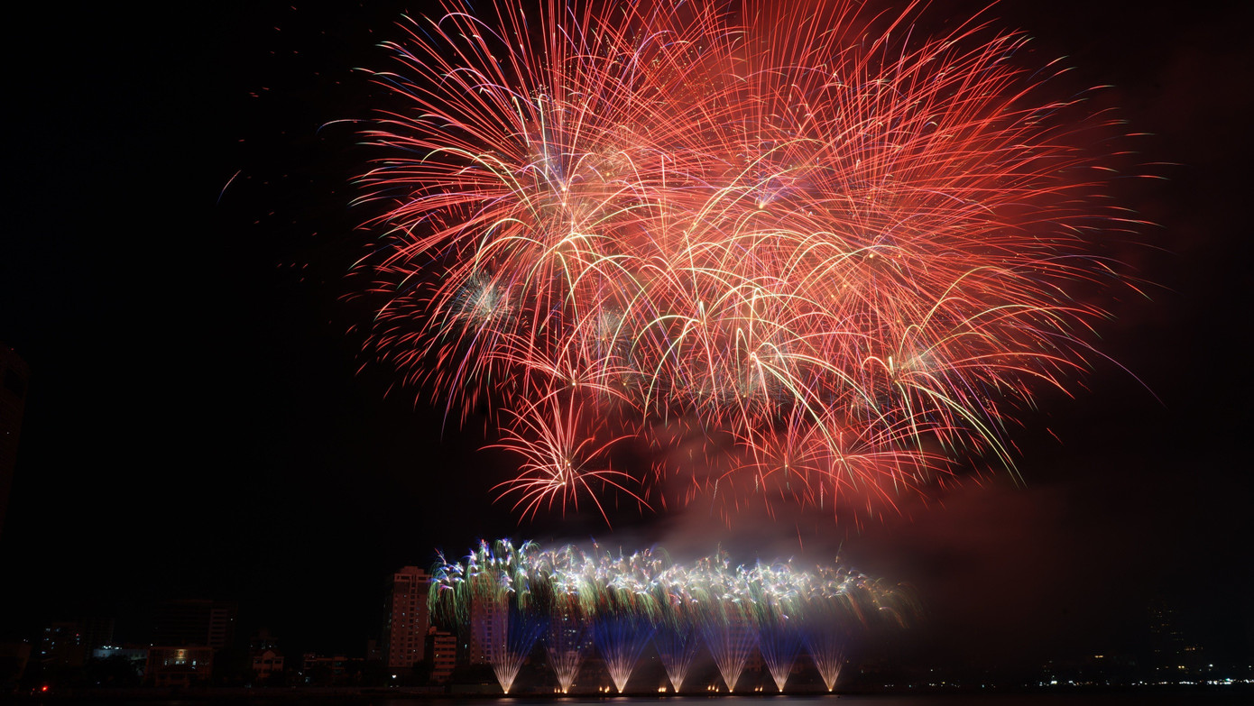 Phần 3, “Âm sắc hòa bình” là phần chính của chủ đề, kết hợp âm nhạc hiện đại hoành tráng, bùng nổ. Qua đó, gửi thông điệp chính cho mùa lễ hội năm nay là mong muốn cho con người trên thế giới được hòa bình, ổn định, hạnh phúc.