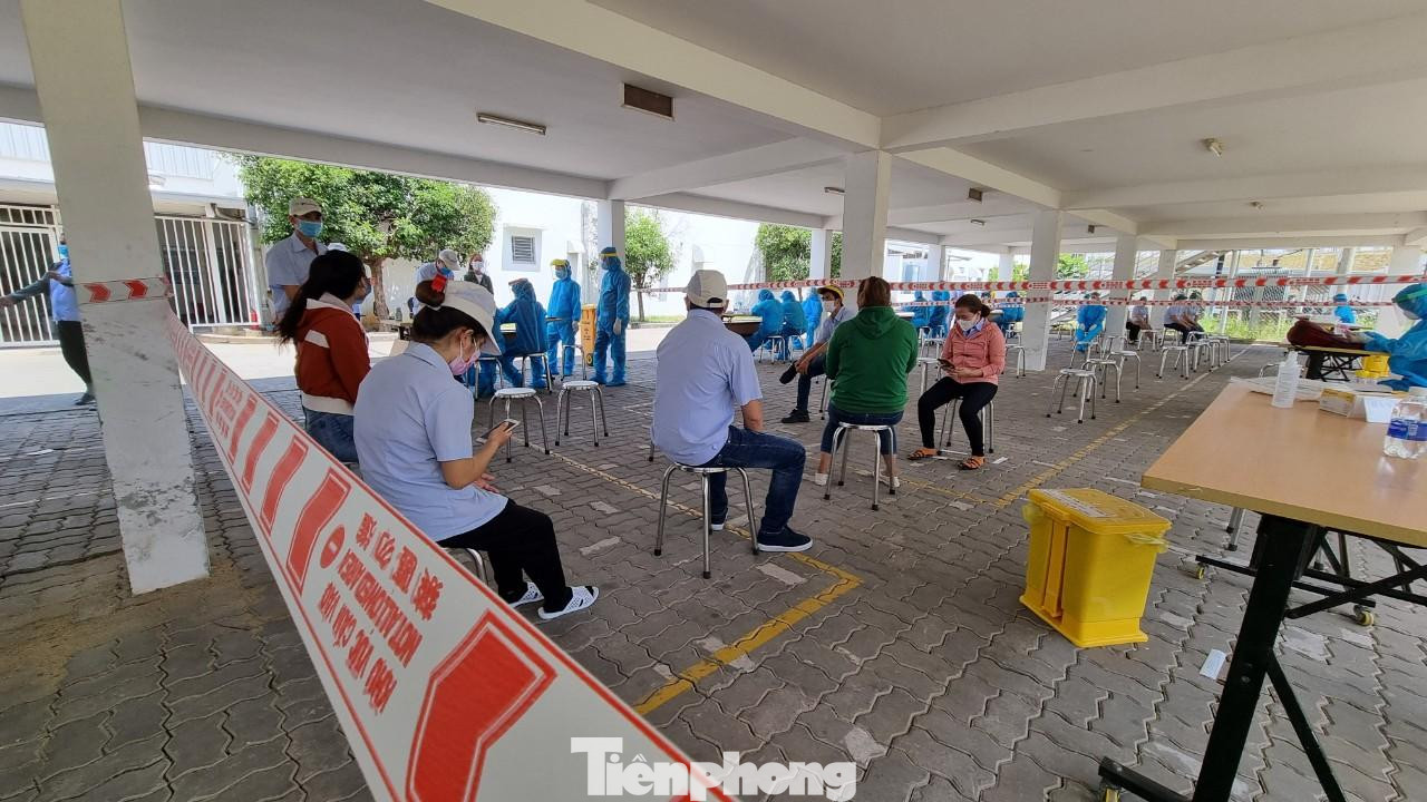 Trong đợt dịch bùng phát tháng 5/2021, thành phố ghi nhận 42 trường hợp mắc COVID-19 liên quan đến khu công nghiệp Đà Nẵng. Trong đợt dịch bùng phát tháng 5/2021, thành phố ghi nhận 42 trường hợp mắc COVID-19 liên quan đến khu công nghiệp Đà Nẵng.