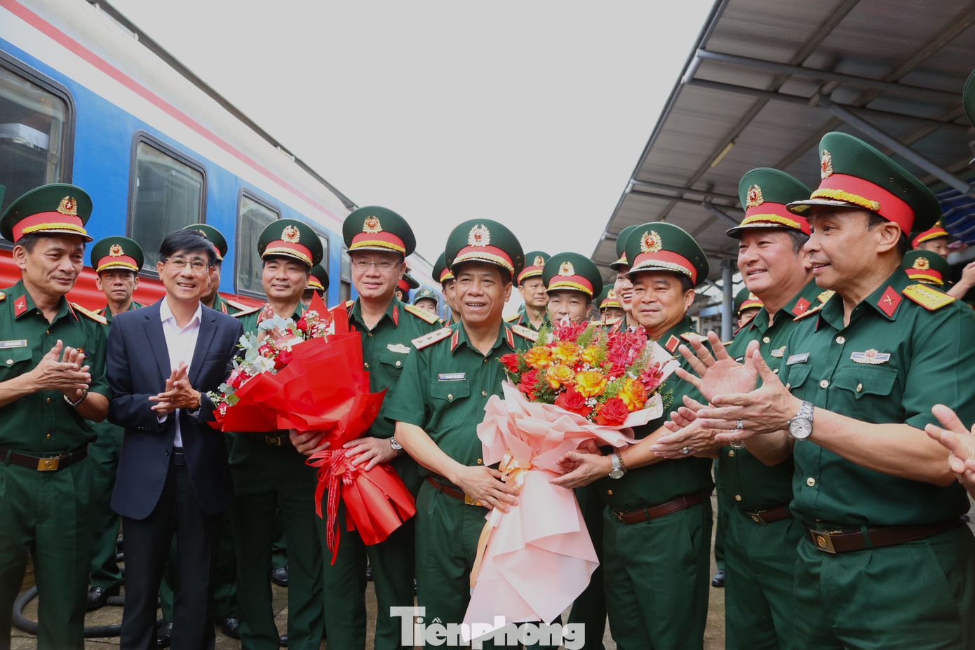 Theo ông Trần Thắng Lợi, tham gia thực hiện nhiệm vụ diễu binh, diễu hành trong dịp lễ kỷ niệm là một nhiệm vụ chính trị đặc biệt quan trọng, vừa là vinh dự, tự hào, vừa là trách nhiệm cao cả của mỗi quân nhân, góp phần khẳng định tầm vóc vĩ đại của chiến thắng lịch sử 30/4/1975 cũng như tinh thần, sức mạnh đại đoàn kết toàn dân tộc trong cuộc kháng chiến giành độc lập tự do và thống nhất đất nước. Theo ông Trần Thắng Lợi, tham gia thực hiện nhiệm vụ diễu binh, diễu hành trong dịp lễ kỷ niệm là một nhiệm vụ chính trị đặc biệt quan trọng, vừa là vinh dự, tự hào, vừa là trách nhiệm cao cả của mỗi quân nhân, góp phần khẳng định tầm vóc vĩ đại của chiến thắng lịch sử 30/4/1975 cũng như tinh thần, sức mạnh đại đoàn kết toàn dân tộc trong cuộc kháng chiến giành độc lập tự do và thống nhất đất nước.